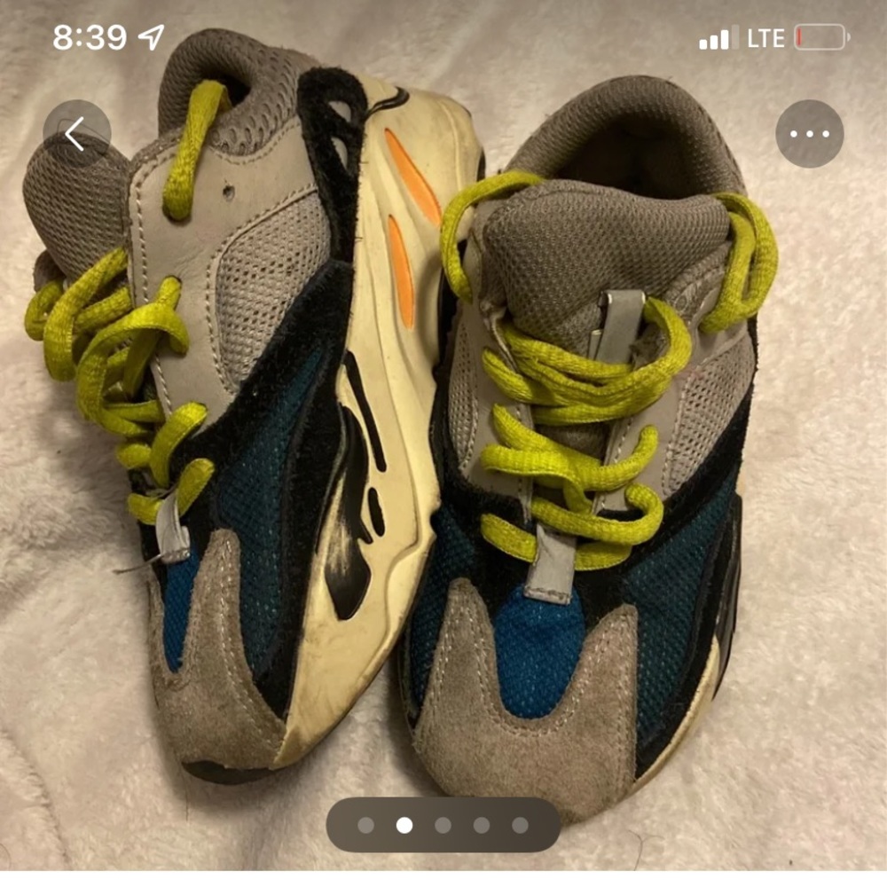 Kids yeezy boost 700